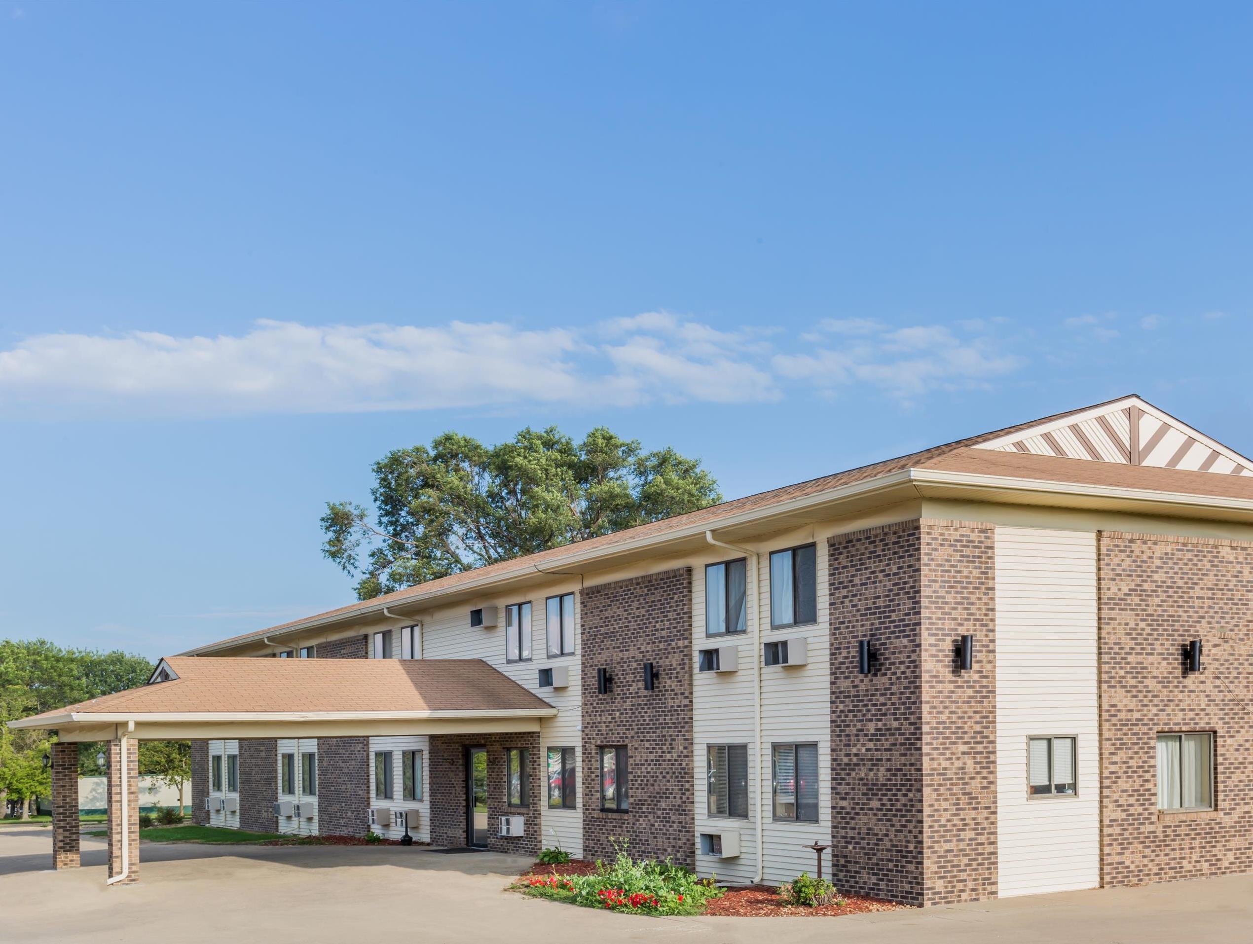 Hotel Super 8 By Wyndham Madison Exterior foto